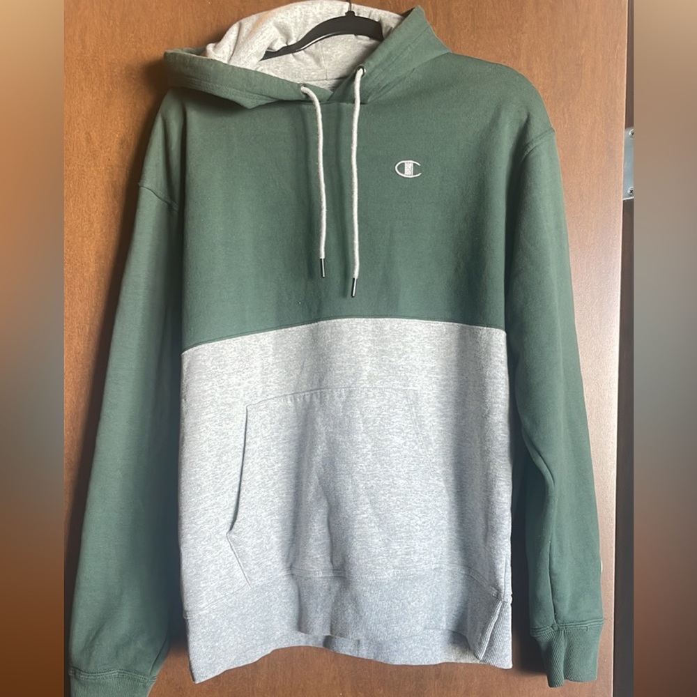 Men’s champion sweatshirt
